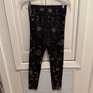 Women’s Carbon38 Black and Gold Leggings